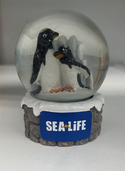 Penguin Snowglobe